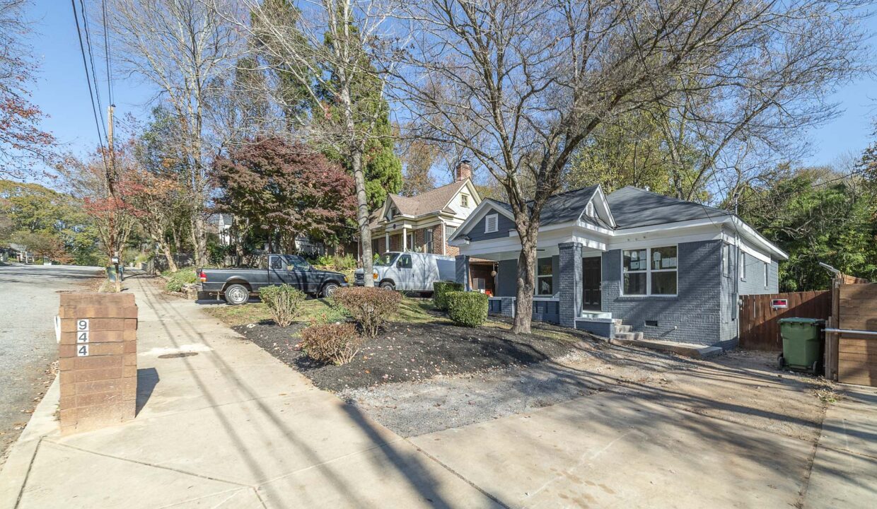 944_WOODLAND_AVE_SE-(C)PremierGA.com-29