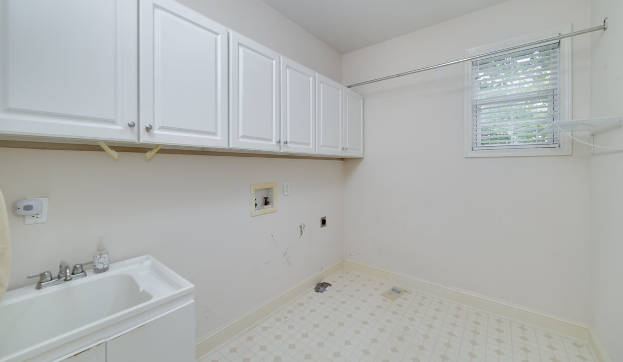 135_EAGLES_CLUB_DR-(C)PremierGA.com-23[1]